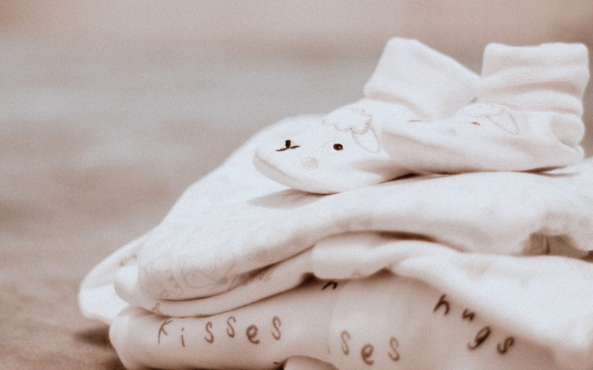 secondhand baby clothes as a zero waste baby shower gift idea