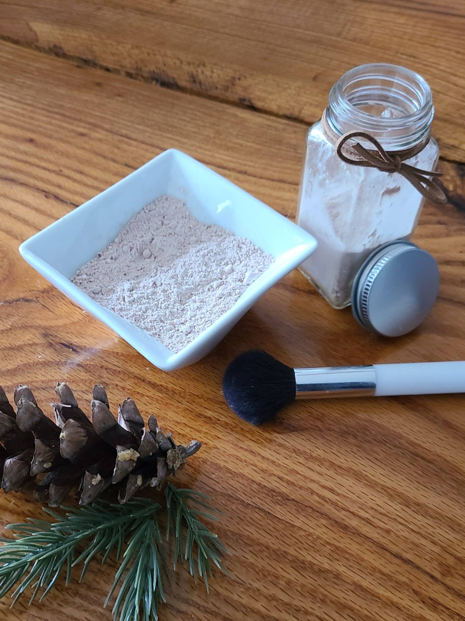 Last minute gifts for mom for Christmas - DIY Dry Shampoo