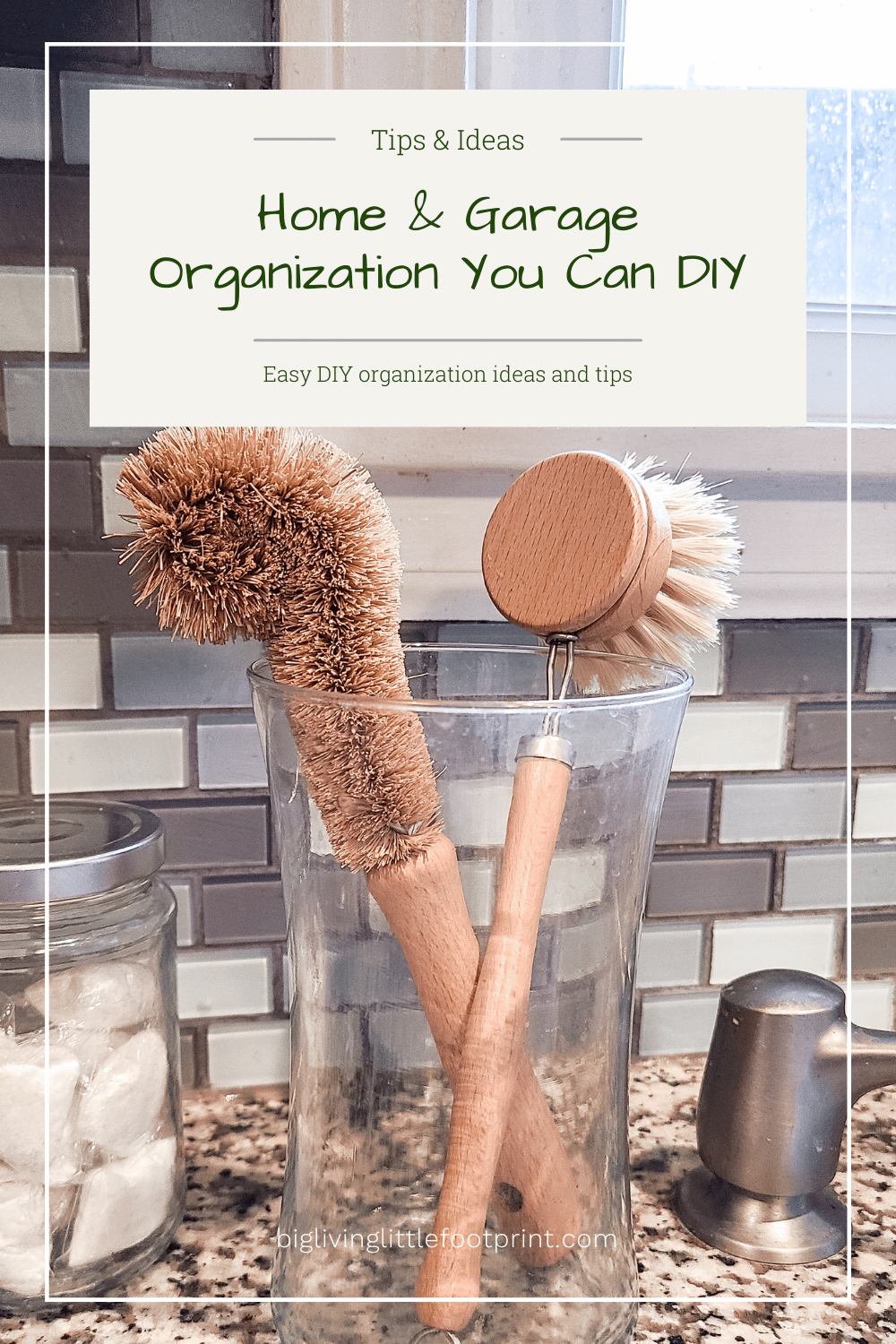 DIY organization ideas - a glass vase as a dish brush holder